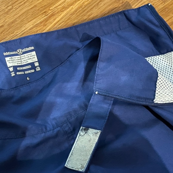 RARE Women's VINTAGE Lululemon 6 capri pants - Picture 2 of 3